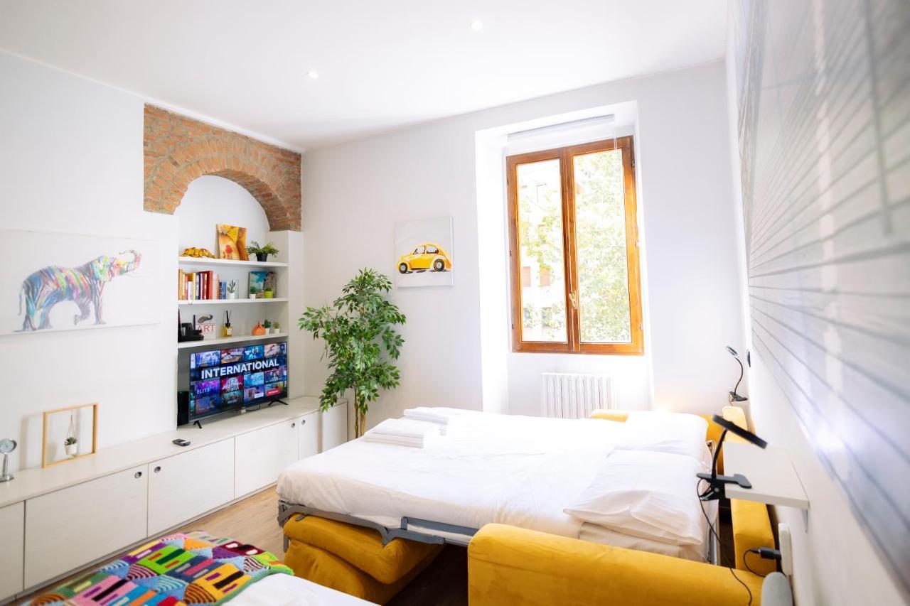 The Red Bricks Home - San Babila Area 米兰 外观 照片