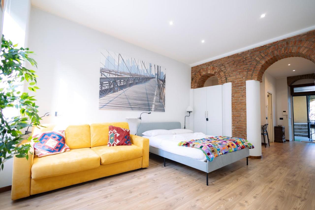 The Red Bricks Home - San Babila Area 米兰 外观 照片